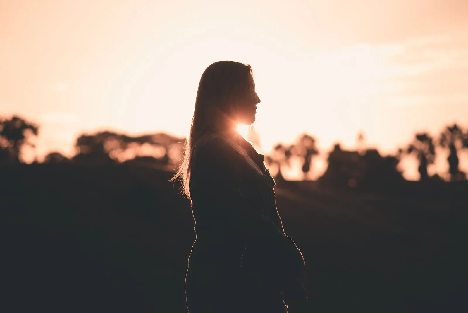 Gold Aura Meaning: Confidence, Wisdom and Reflection