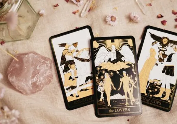 Tarot cards and candlelight